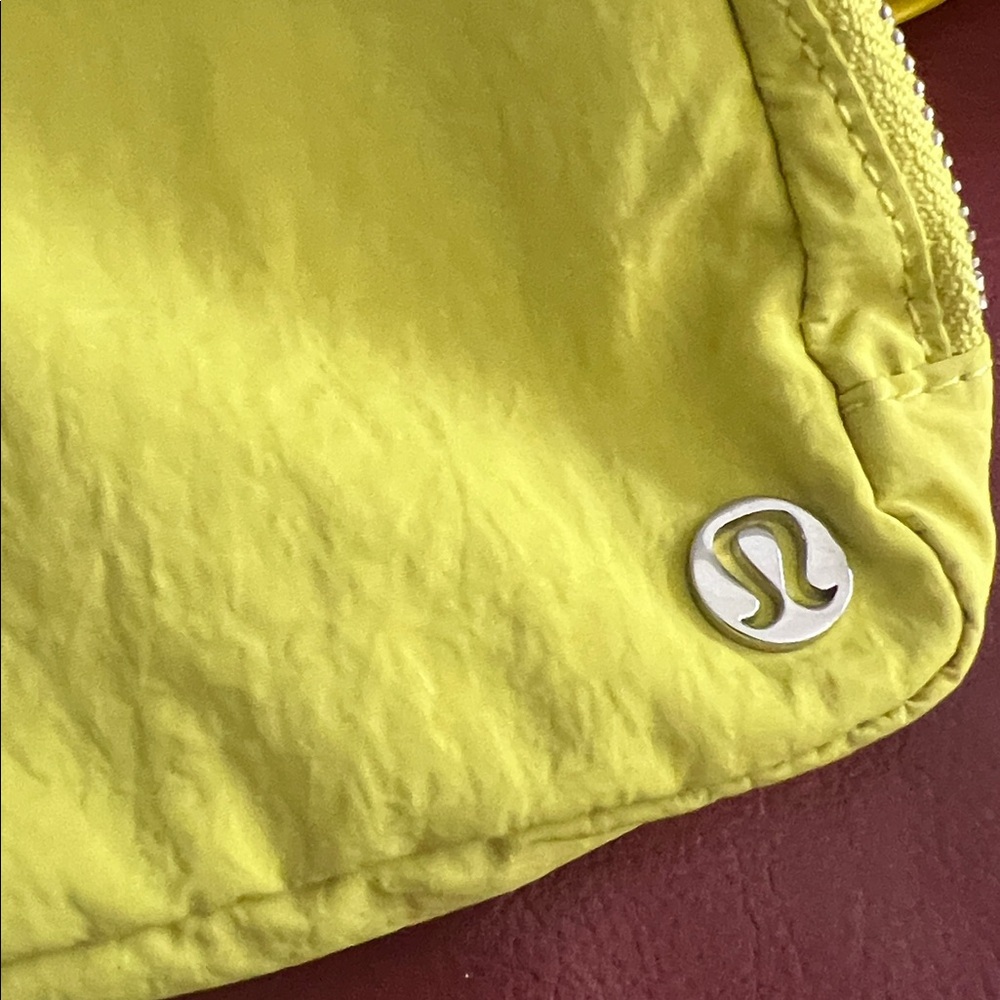 Lululemon bag - Picture 4 of 6